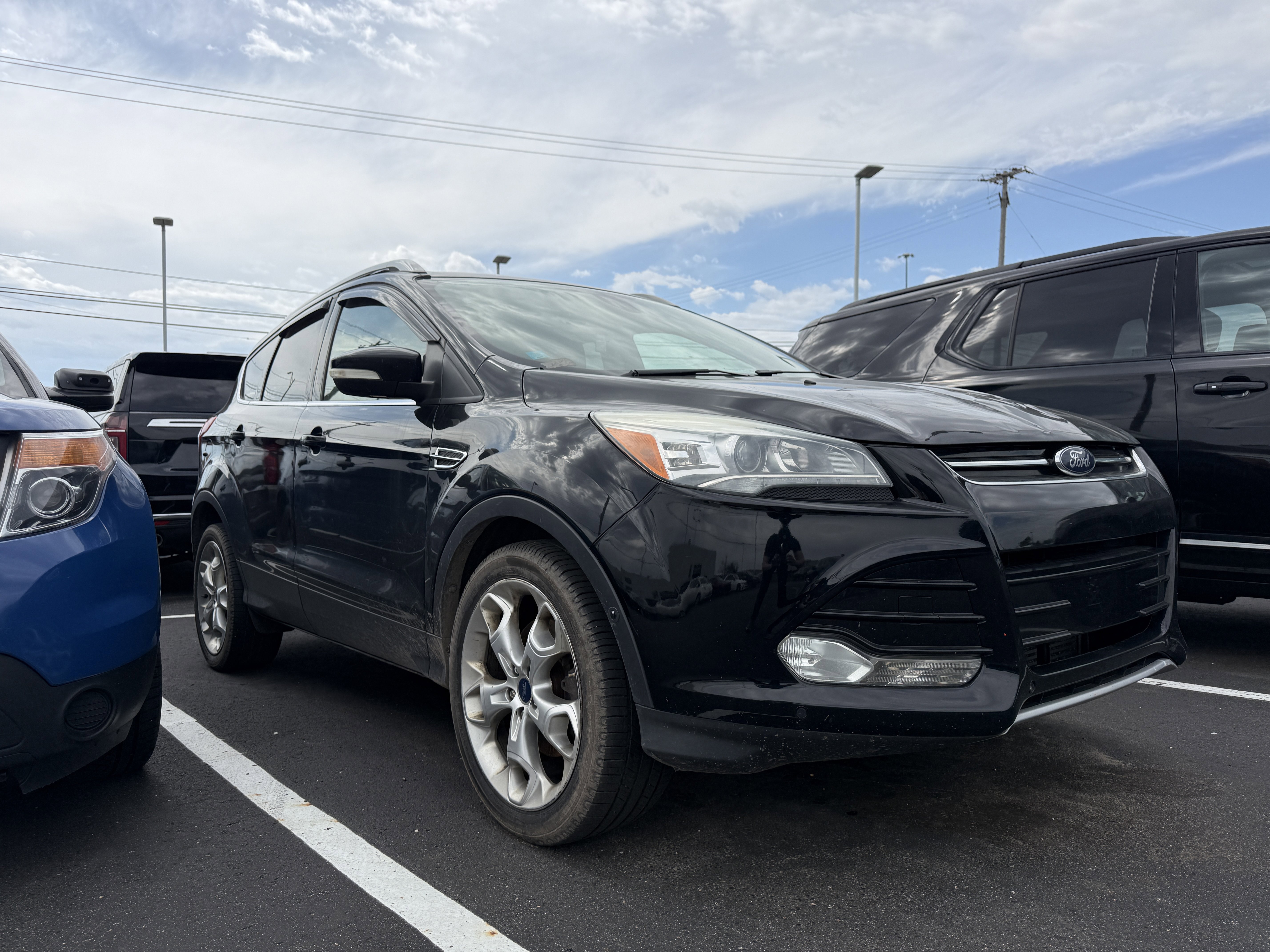 Used 2016 Ford Escape Titanium w/ Equipment Group 301A AWD/4WD image 3