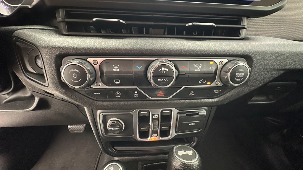 Used 2024 Jeep Wrangler Unlimited Sport AWD/4WD image 17