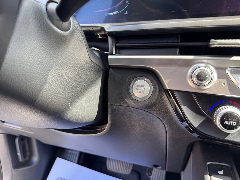 Certified 2024 Kia Telluride S w/ S Sunroof Package AWD/4WD image 29