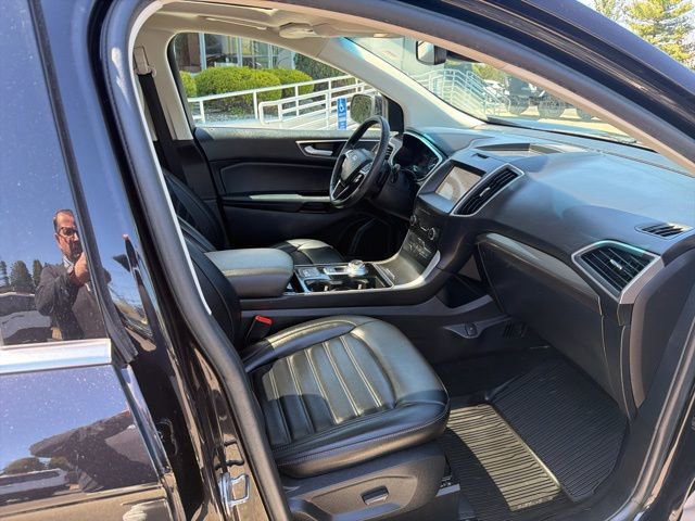 Used 2020 Ford Edge SEL w/ Convenience Package AWD/4WD image 10