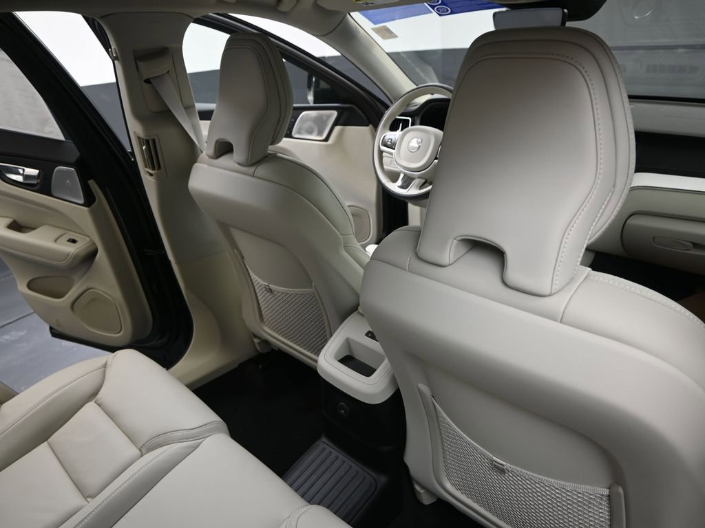 New 2026 Volvo XC60 T8 Ultra image 15