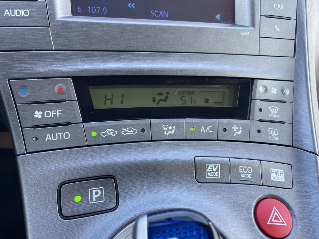 Used 2014 Toyota Prius Two image 12