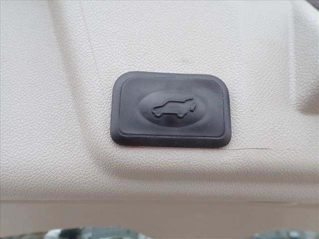 Used 2016 Buick Enclave Premium w/ Experience Buick Package image 9