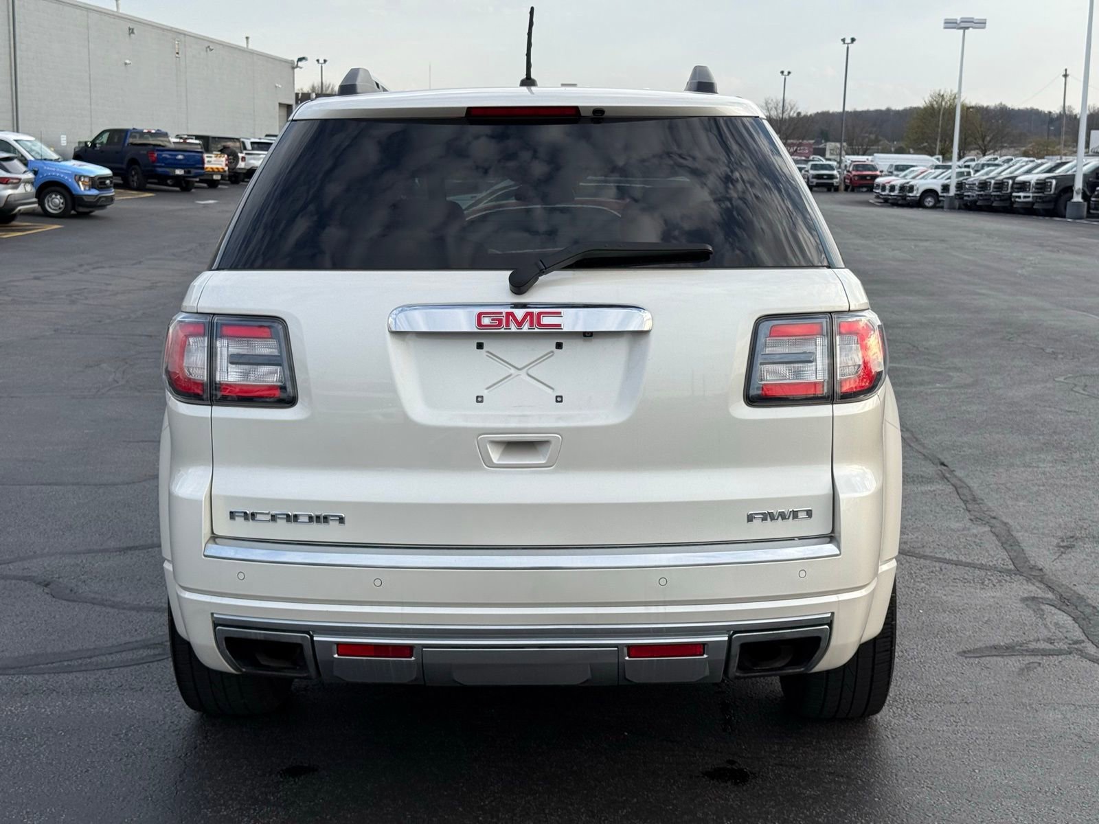 Used 2015 GMC Acadia Denali image 4