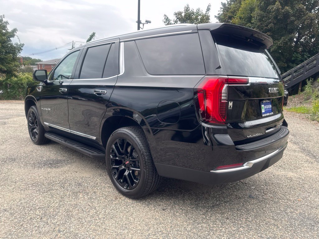 Used 2025 GMC Yukon Elevation AWD/4WD image 4