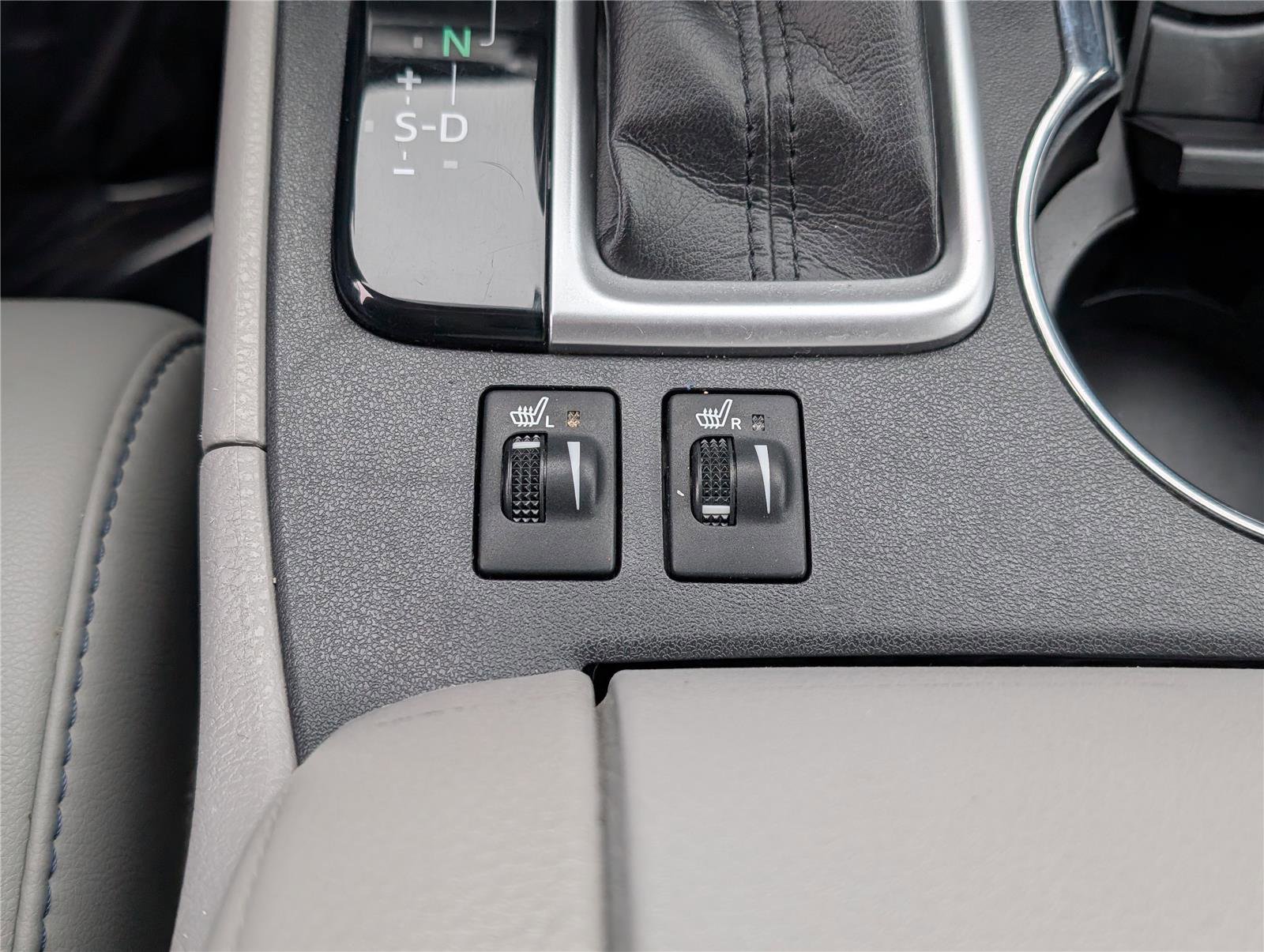 Used 2019 Toyota Highlander XLE image 26