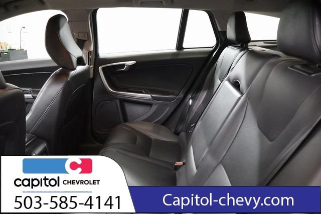 Used 2017 Volvo V60 T5 Premier w/ Convenience Package FWD image 32