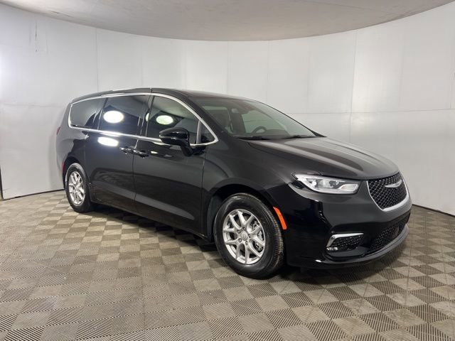New 2026 Chrysler Pacifica Select FWD image 7