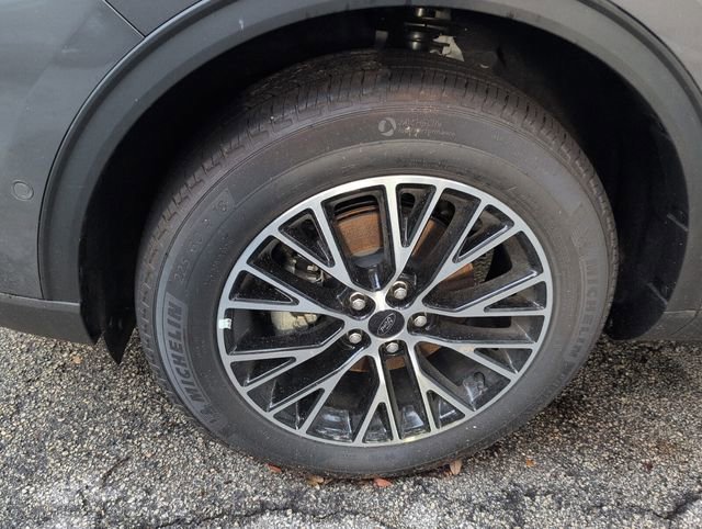 New 2024 Ford Escape SE w/ PHEV Premium Package image 5