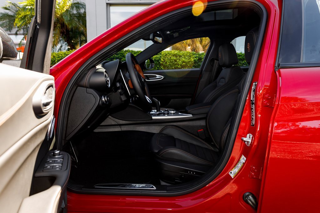 New 2025 Alfa Romeo Giulia w/ Driving Assist Package image 26