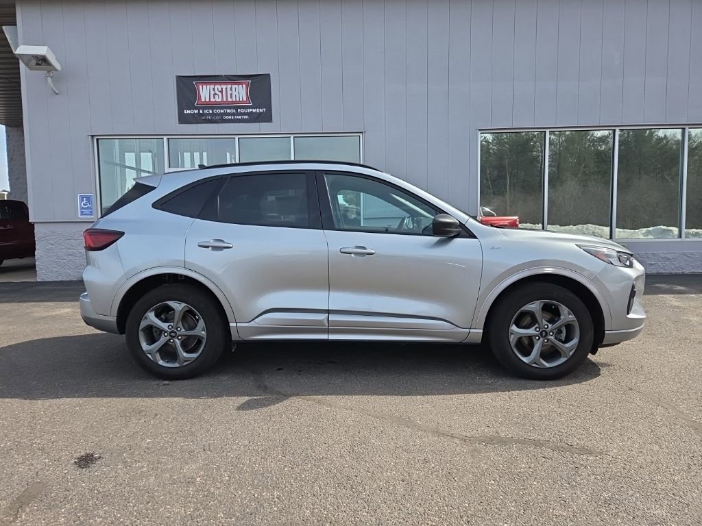 Used 2023 Ford Escape ST-Line w/ Tech Pack #1 image 2
