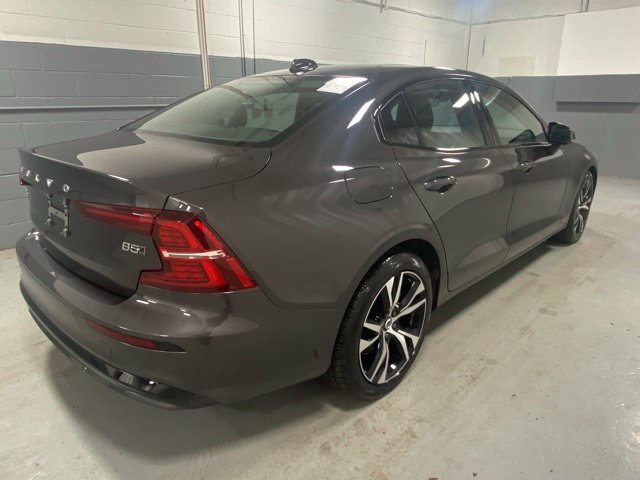Certified 2025 Volvo S60 B5 Core AWD/4WD image 3