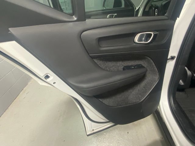 Used 2026 Volvo XC40 B5 Plus AWD/4WD image 8