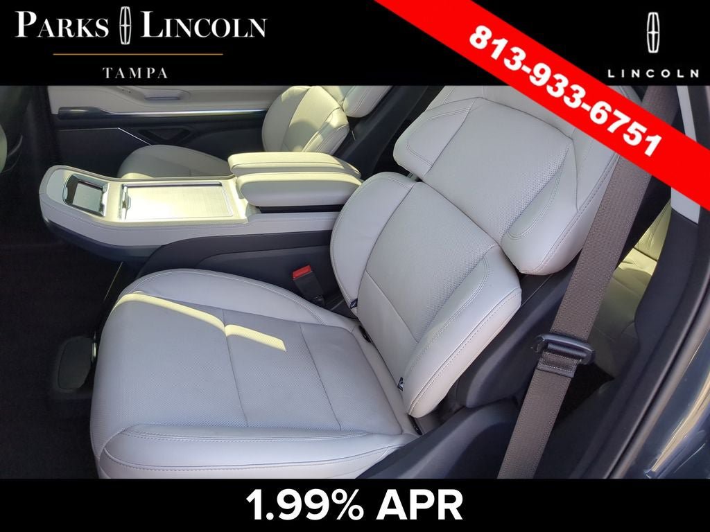 Certified 2025 Lincoln Navigator Reserve AWD/4WD image 15