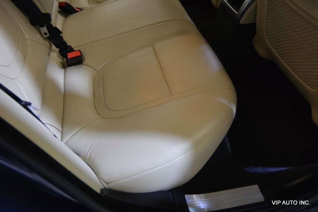 Used 2012 Jaguar XF image 28