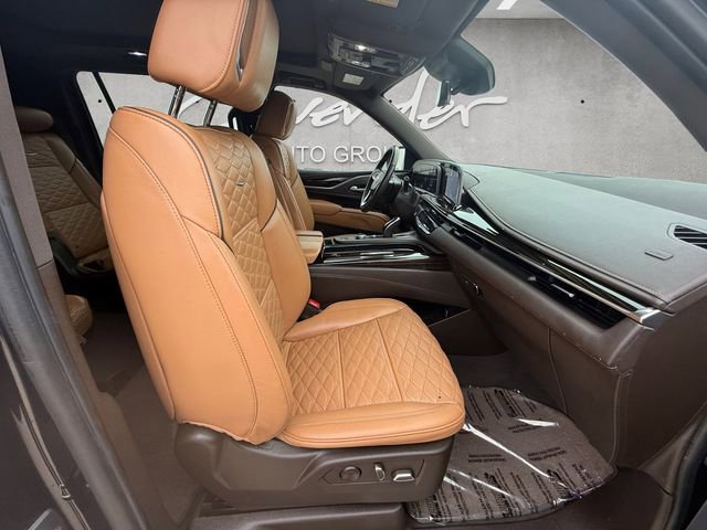 Used 2023 Cadillac Escalade ESV Premium Luxury AWD/4WD image 24