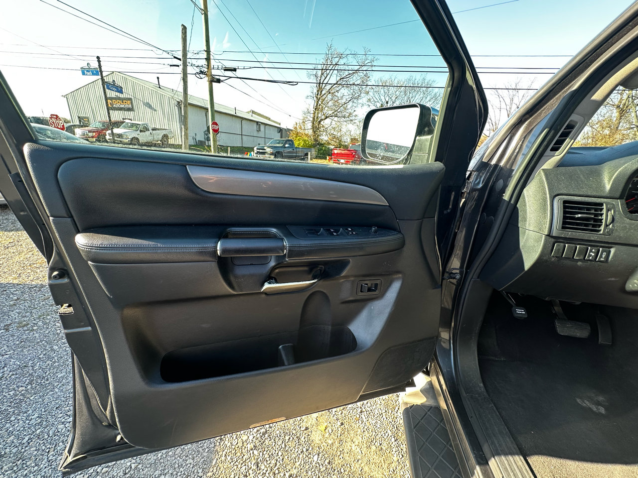 Used 2010 Nissan Armada SE image 10