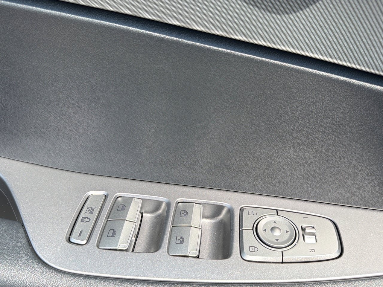 Used 2025 Hyundai Palisade SE FWD image 16