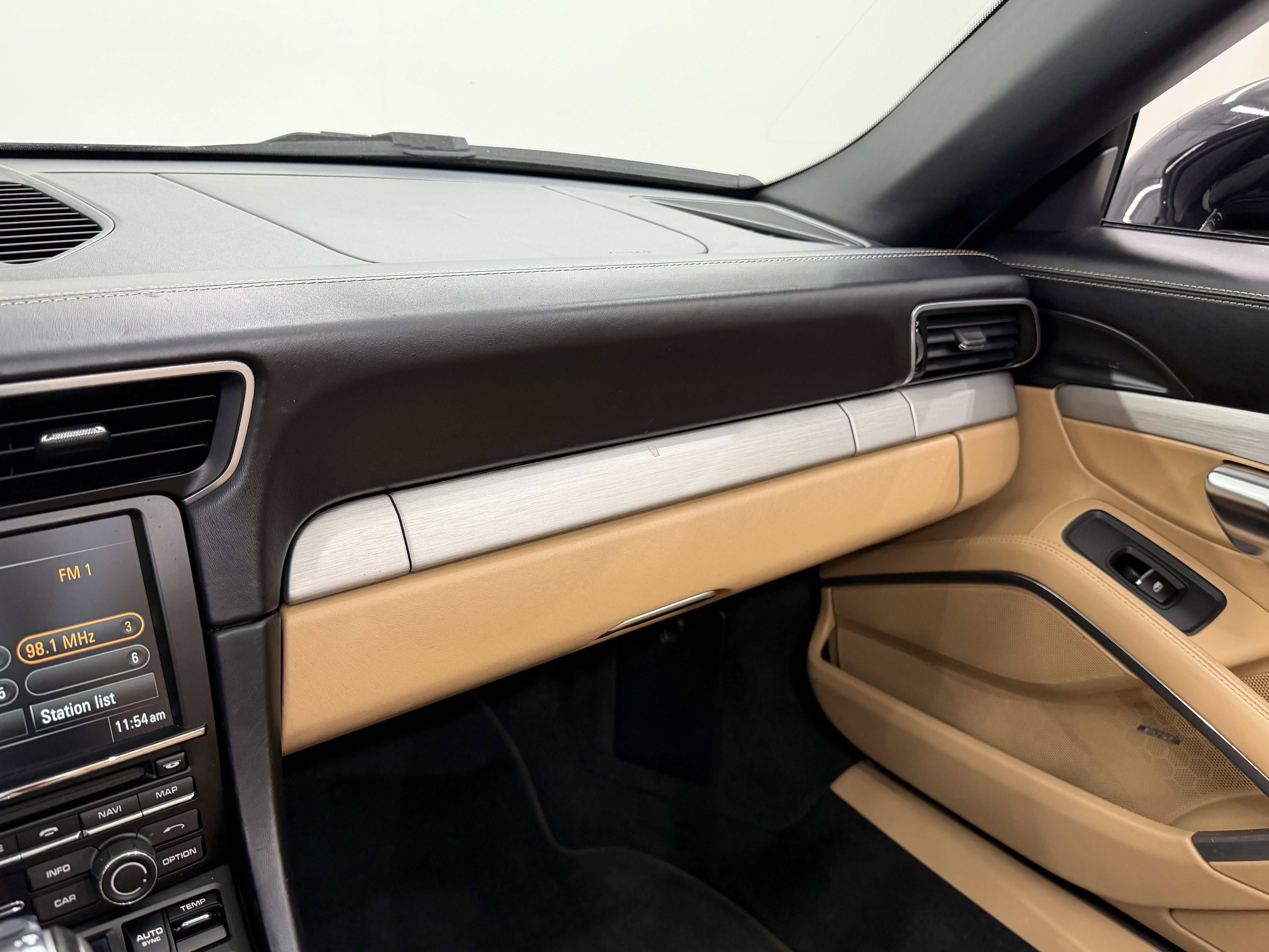 Certified 2016 Porsche 911 Targa 4S image 51