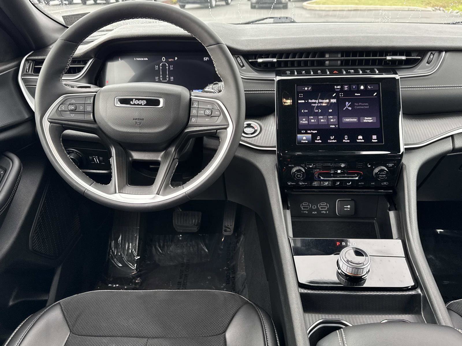 Used 2024 Jeep Grand Cherokee L Laredo AWD/4WD image 2