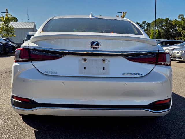 Used 2022 Lexus ES 300h w/ Premium Package FWD image 4