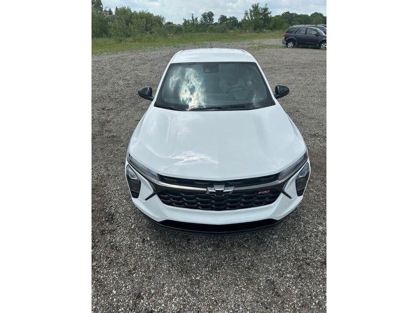 Certified 2024 Chevrolet Trax RS FWD image 25