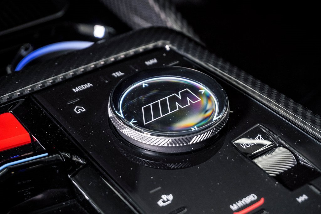 Used 2026 BMW M5 w/ Executive Package image 33