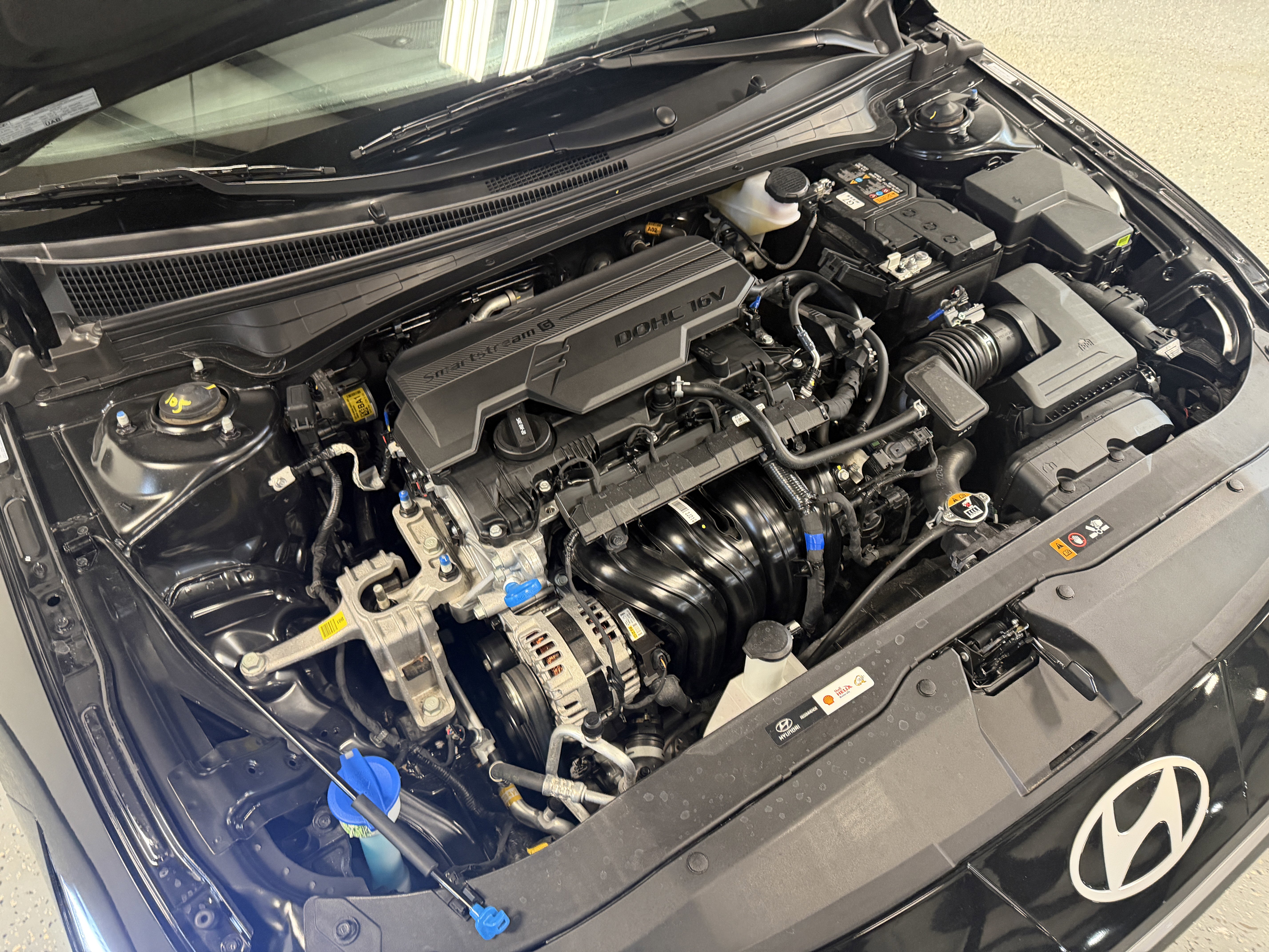 Used 2025 Hyundai Elantra SE FWD image 28