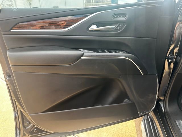 Used 2023 Cadillac Escalade ESV Premium Luxury image 13