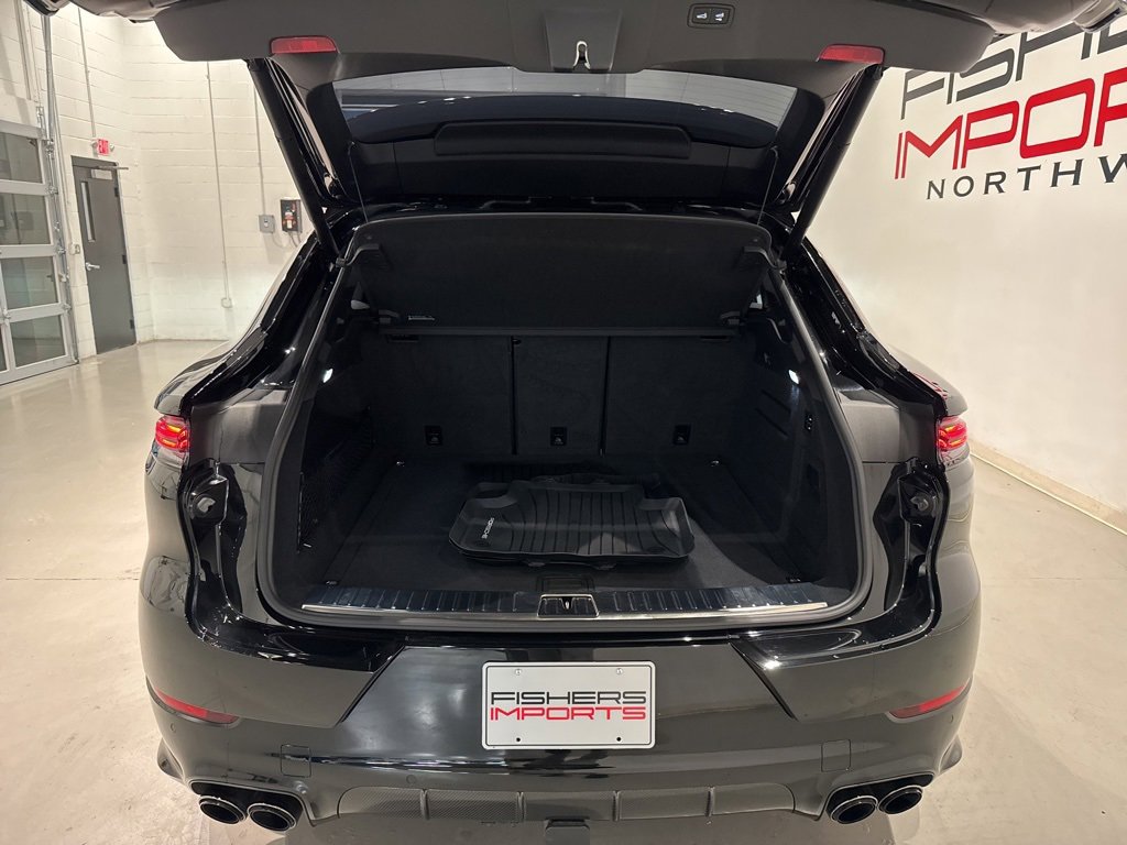 Used 2025 Porsche Cayenne GTS image 37