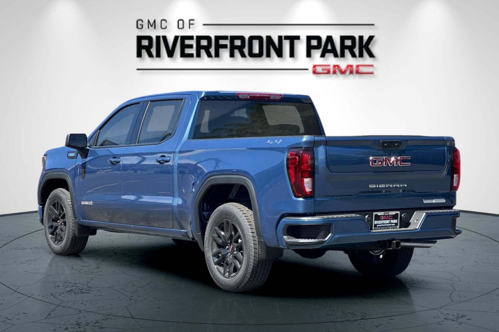 New 2025 GMC Sierra 1500 Elevation image 5