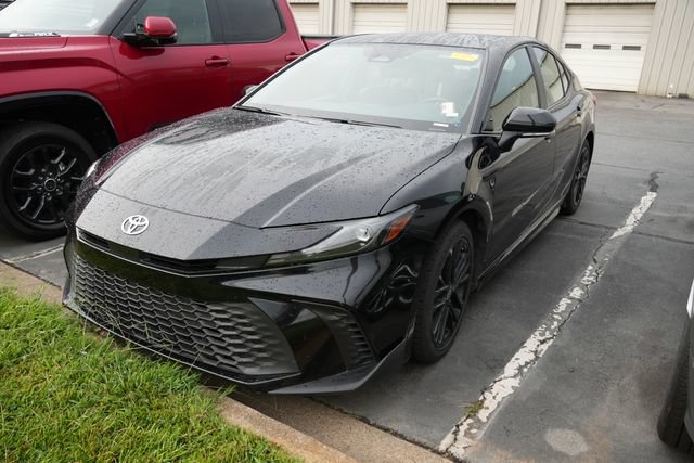 Used 2025 Toyota Camry SE FWD image 6
