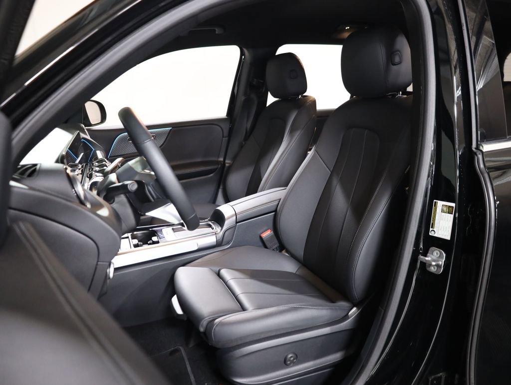 Certified 2025 Mercedes-Benz GLB 250 4MATIC image 29