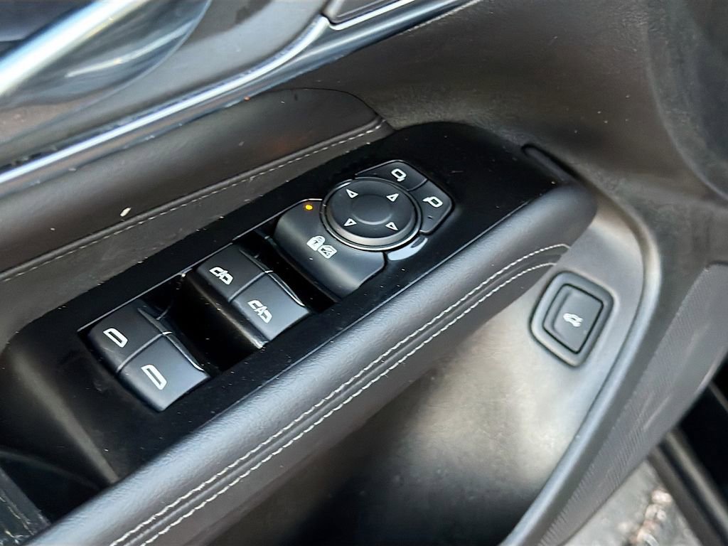 Used 2025 Cadillac CT4 Premium Luxury image 17