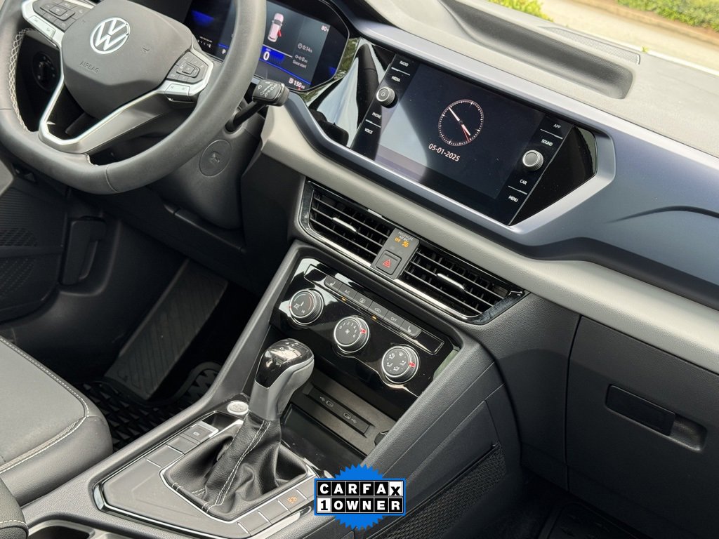 Used 2023 Volkswagen Taos SE w/ Panoramic Sunroof Package image 23