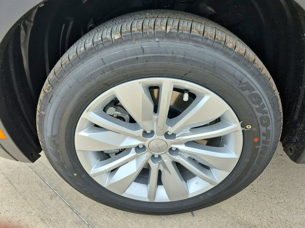 New 2026 Mitsubishi Outlander ES image 26