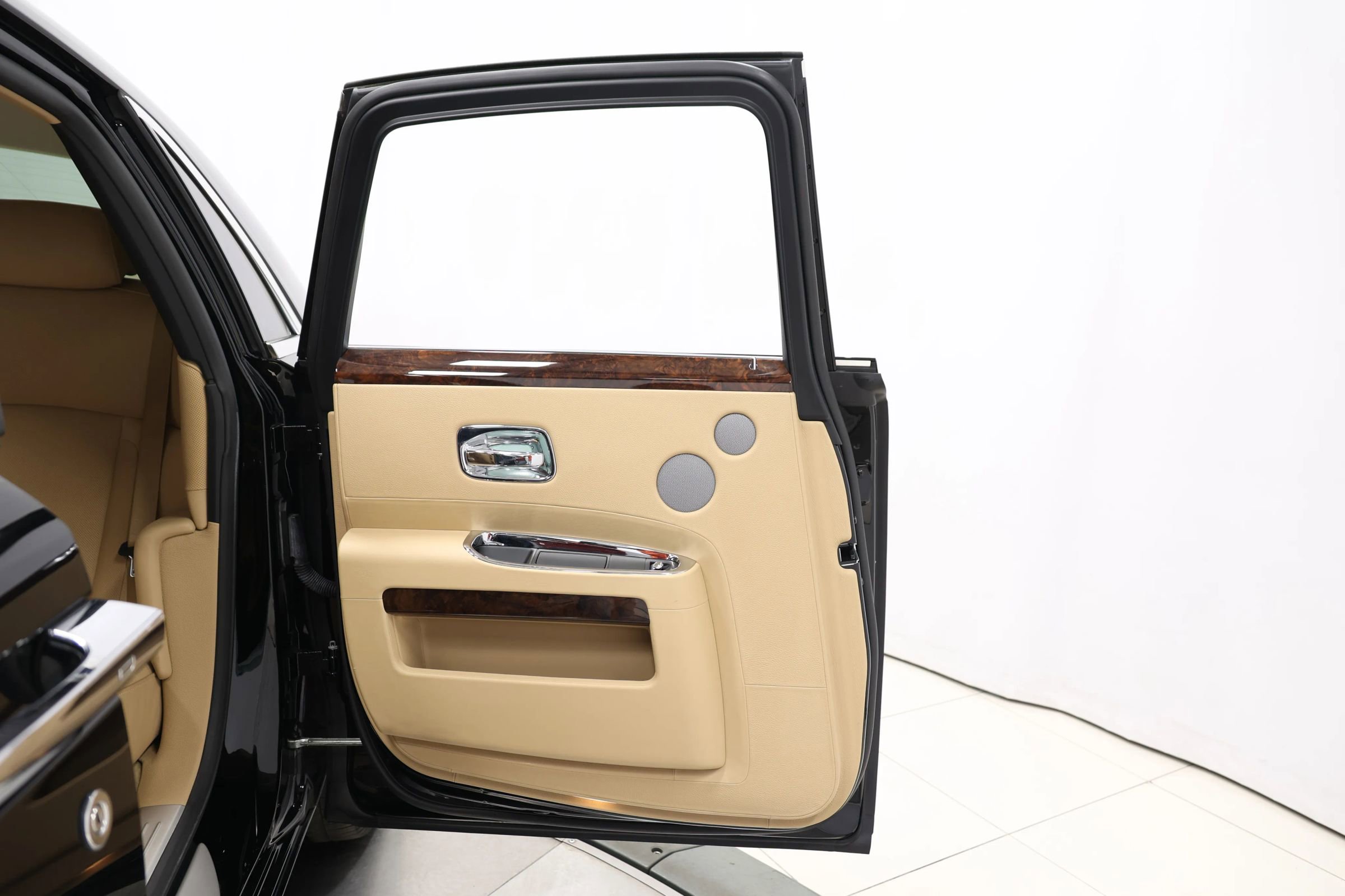 Used 2011 Rolls-Royce Ghost Sedan 4D image 44