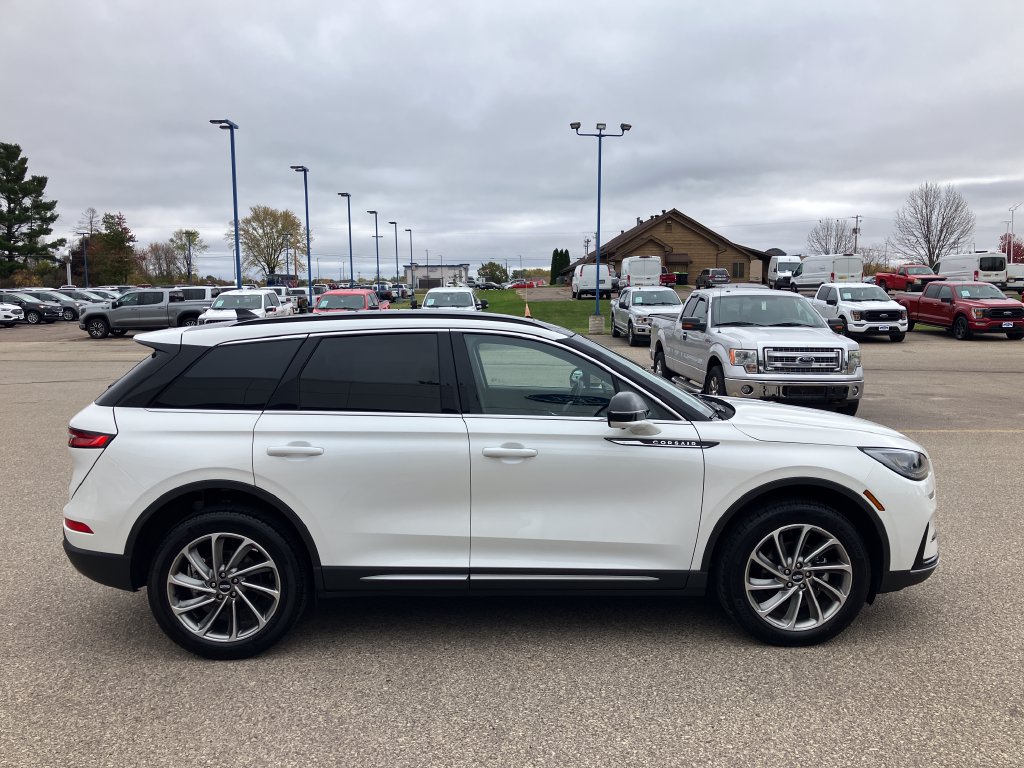 Used 2025 Lincoln Corsair AWD w/ Equipment Group 101A image 7