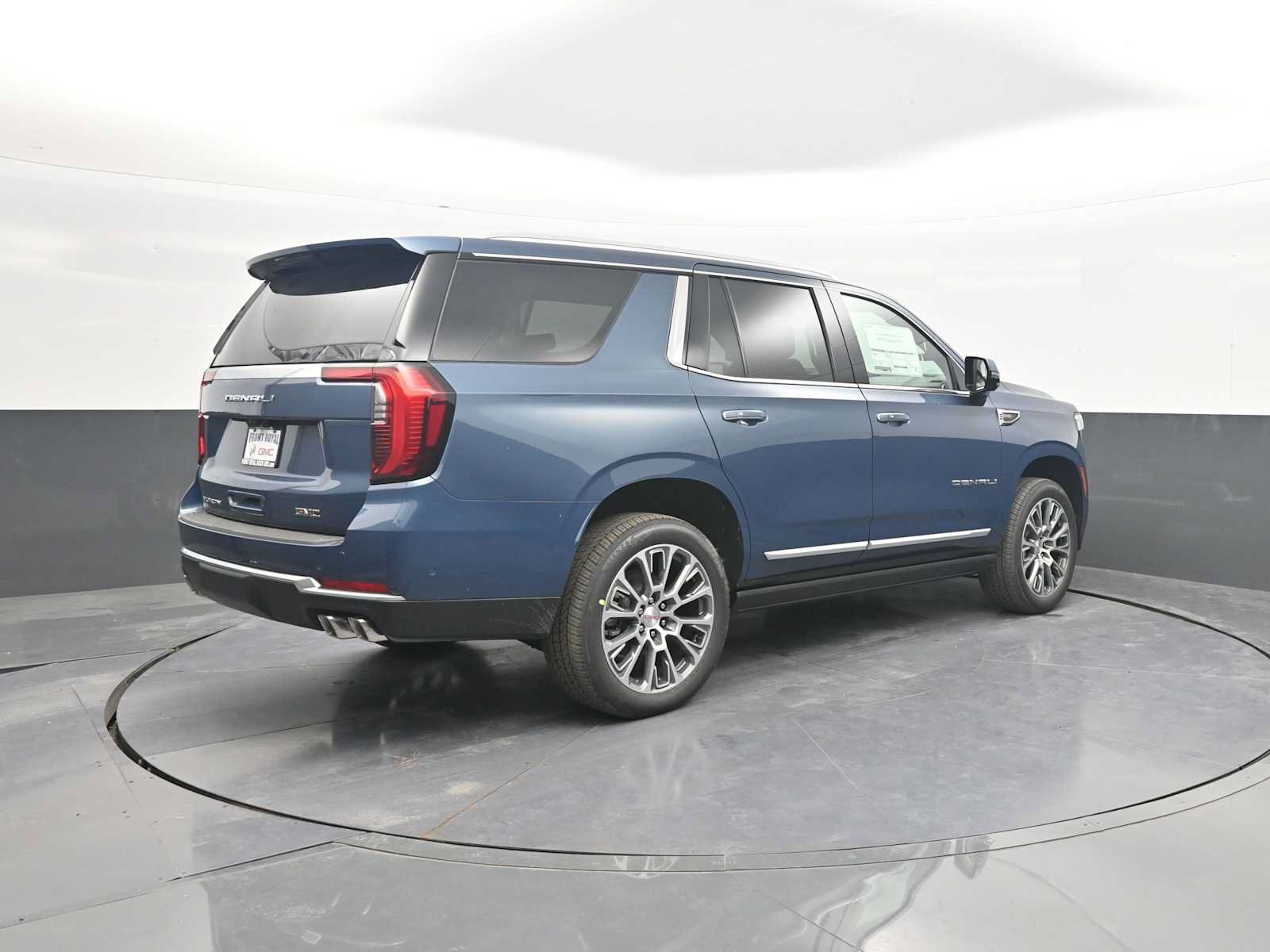 New 2027 GMC Yukon Denali w/ Denali Reserve Package AWD/4WD image 8