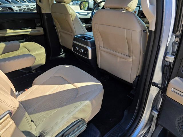 Used 2022 Ford Expedition Limited AWD/4WD image 37