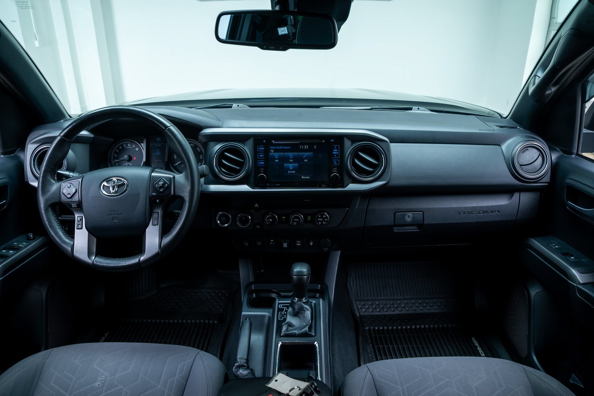 Used 2019 Toyota Tacoma TRD Off-Road w/ Technology Package AWD/4WD image 8