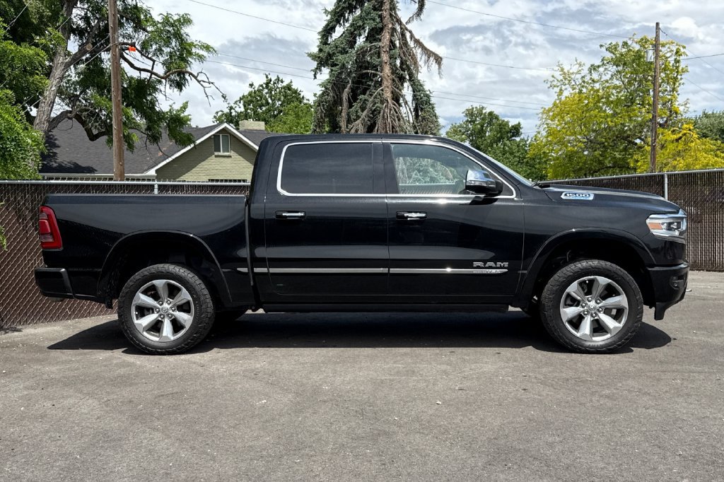 Used 2022 RAM 1500 Limited w/ Body Color Bumper Group AWD/4WD image 3