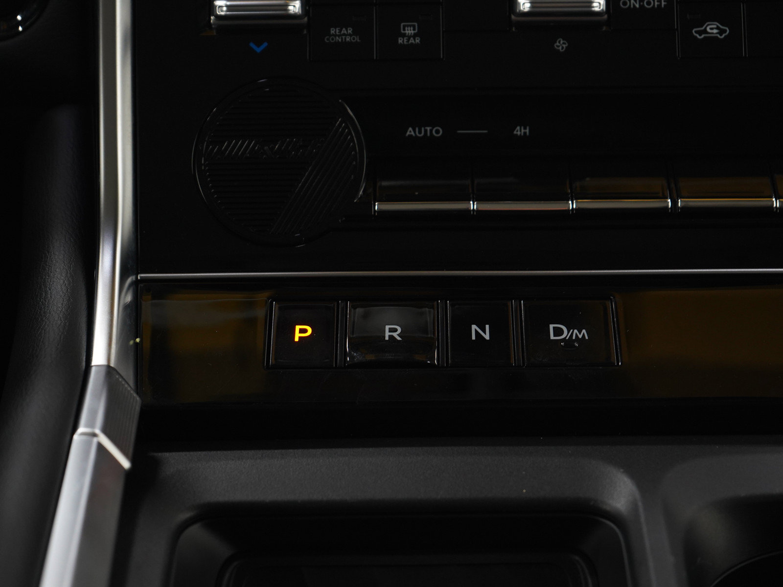 Used 2025 Nissan Armada SV AWD/4WD image 17