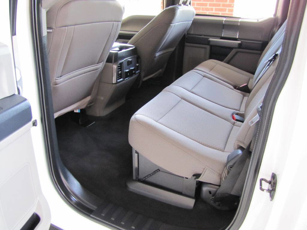 Used 2022 Ford F250 XLT w/ Black Appearance Package image 17