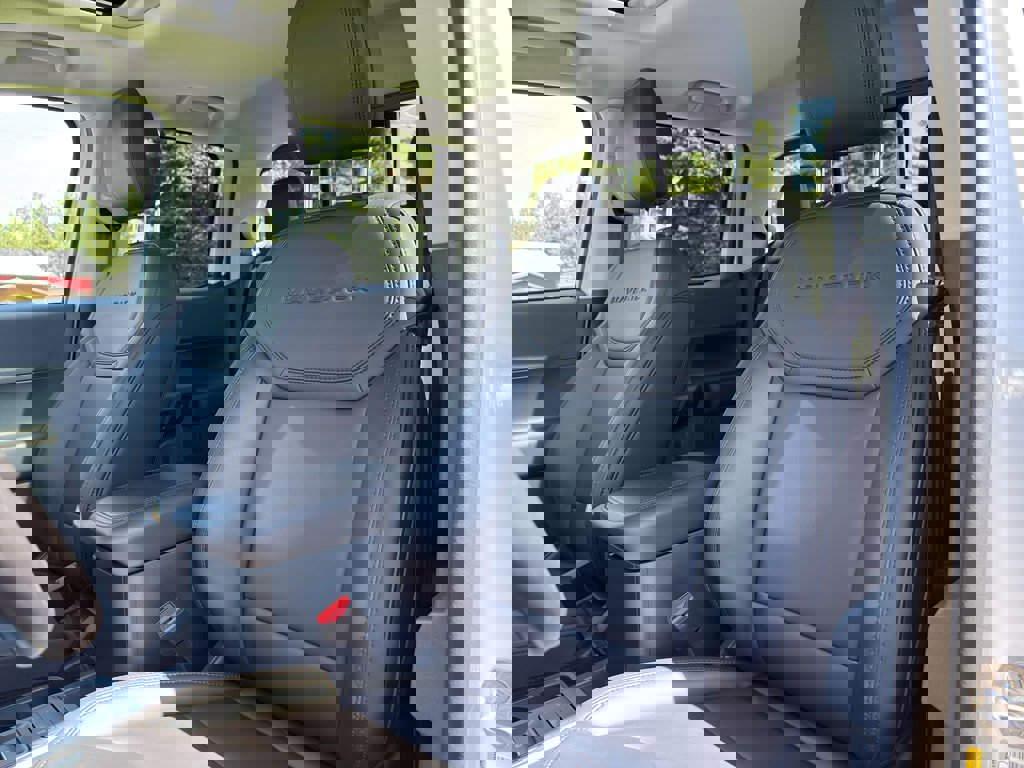 New 2025 Ford Maverick Lariat w/ Black Appearance Package image 14