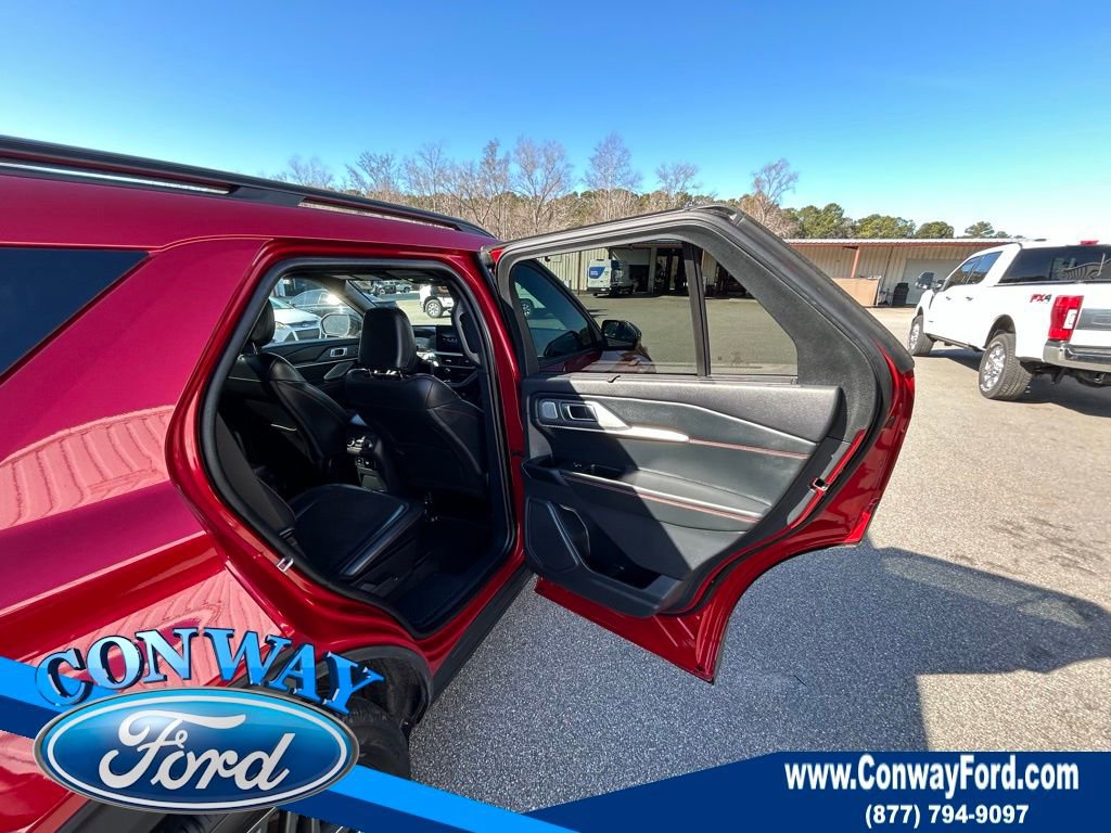 Used 2025 Ford Explorer ST image 22