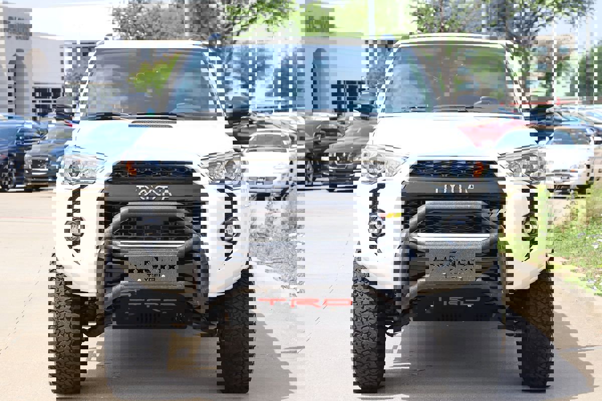 Used 2023 Toyota 4Runner SR5 Premium image 3