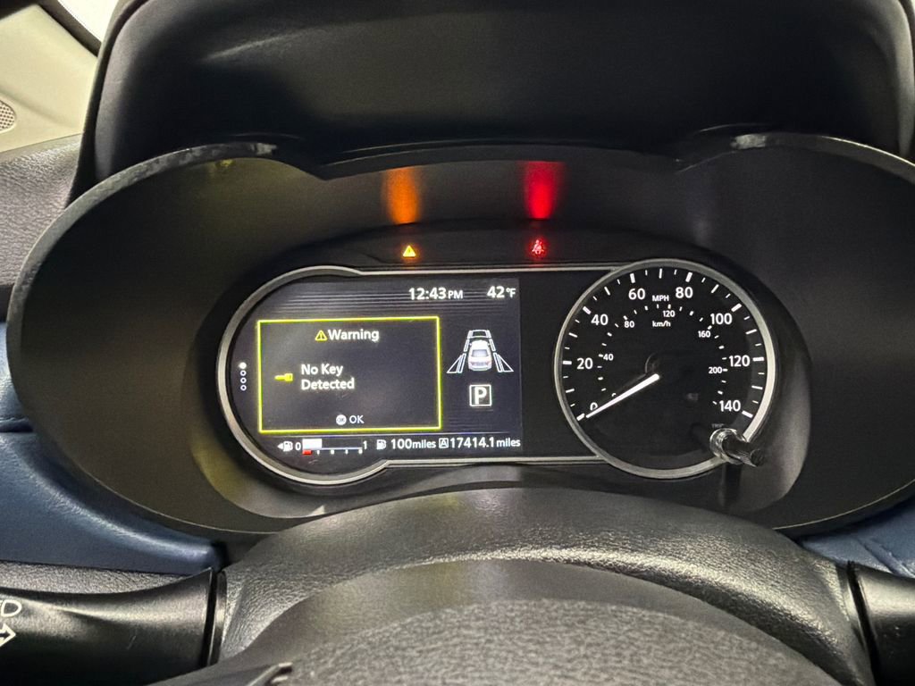 Used 2024 Nissan Versa SV w/ Trunk Package image 25