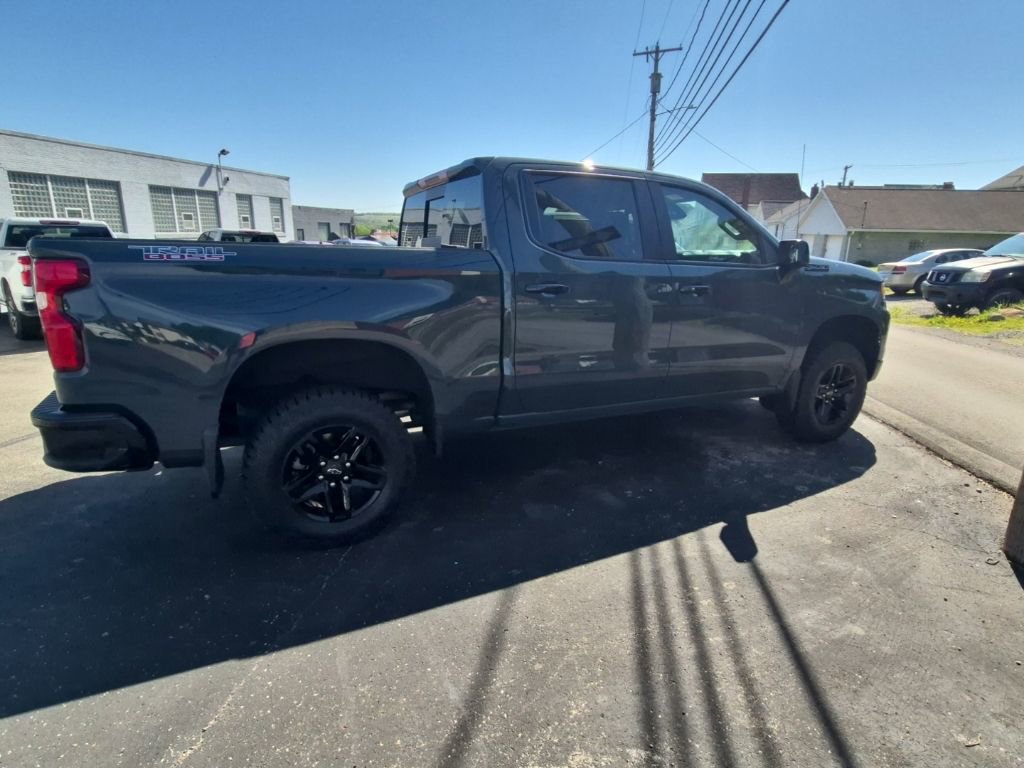 Used 2025 Chevrolet Silverado 1500 LT Trail Boss w/ Convenience Package II AWD/4WD image 8