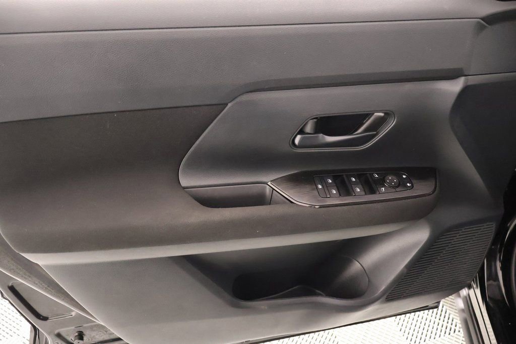 Used 2025 Nissan Kicks S image 14